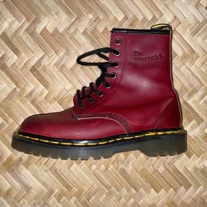 Dr. Martens — Made in England 1460